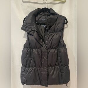 GAP Midnight Black Puffer Vest
